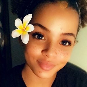 Meet your Posher, Lily